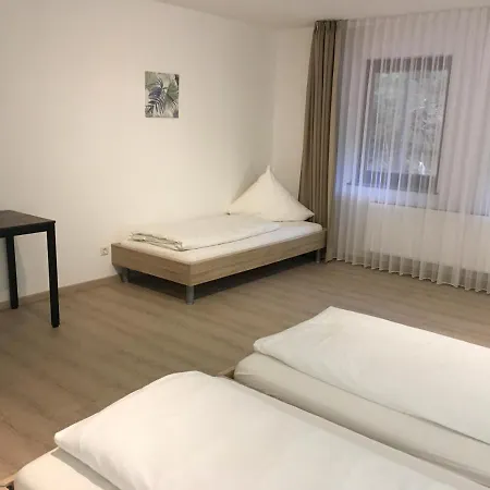 Hotel-pension Zum Paradies Виллинген