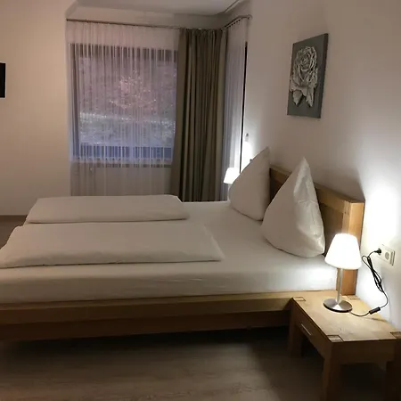 Hotel Hotel-pension Zum Paradies