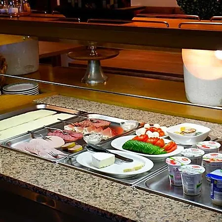 Hotel Hotel-pension Zum Paradies 2*