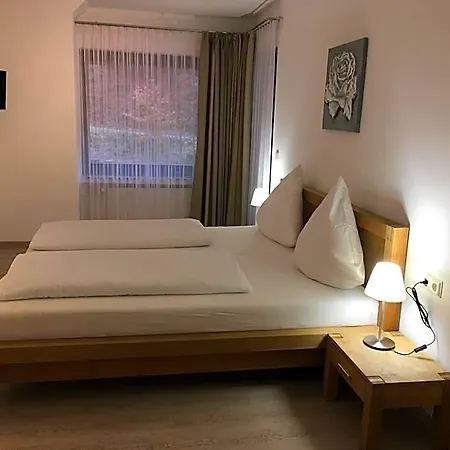 Hotel-pension Zum Paradies Hotel 2*