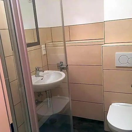 Hotel Hotel-pension Zum Paradies 2*