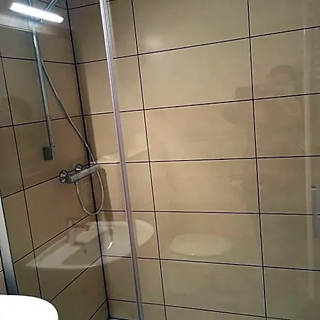 Hotel-pension Zum Paradies 2*