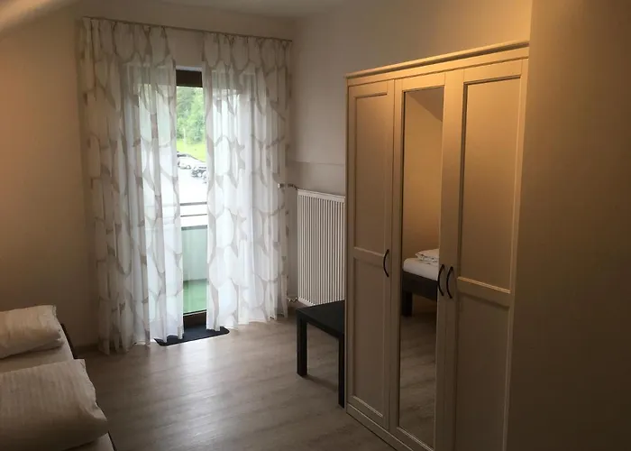 Hotel-pension Zum Paradies 2*