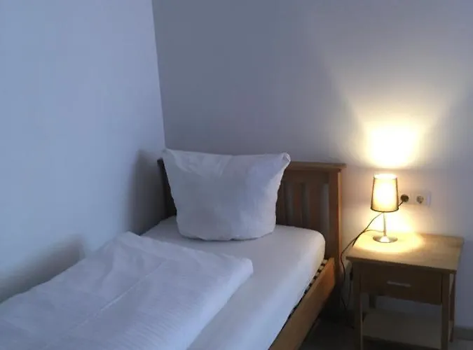 Hotel-pension Zum Paradies 2*